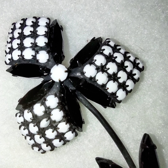 Milk Glass Black & White Rhinestone Flower Brooch - Picture 3 of 7